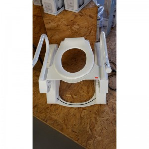 toiletzitting met sta-op-hullp1